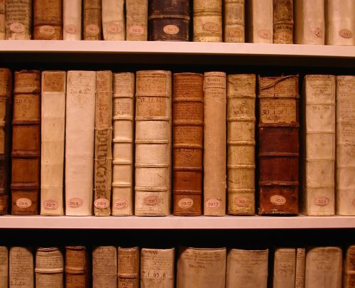 old-books-in-a-shelf-1231150